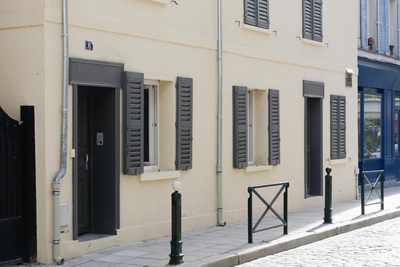 Cosy Quai Dion Bouton Apartment *
