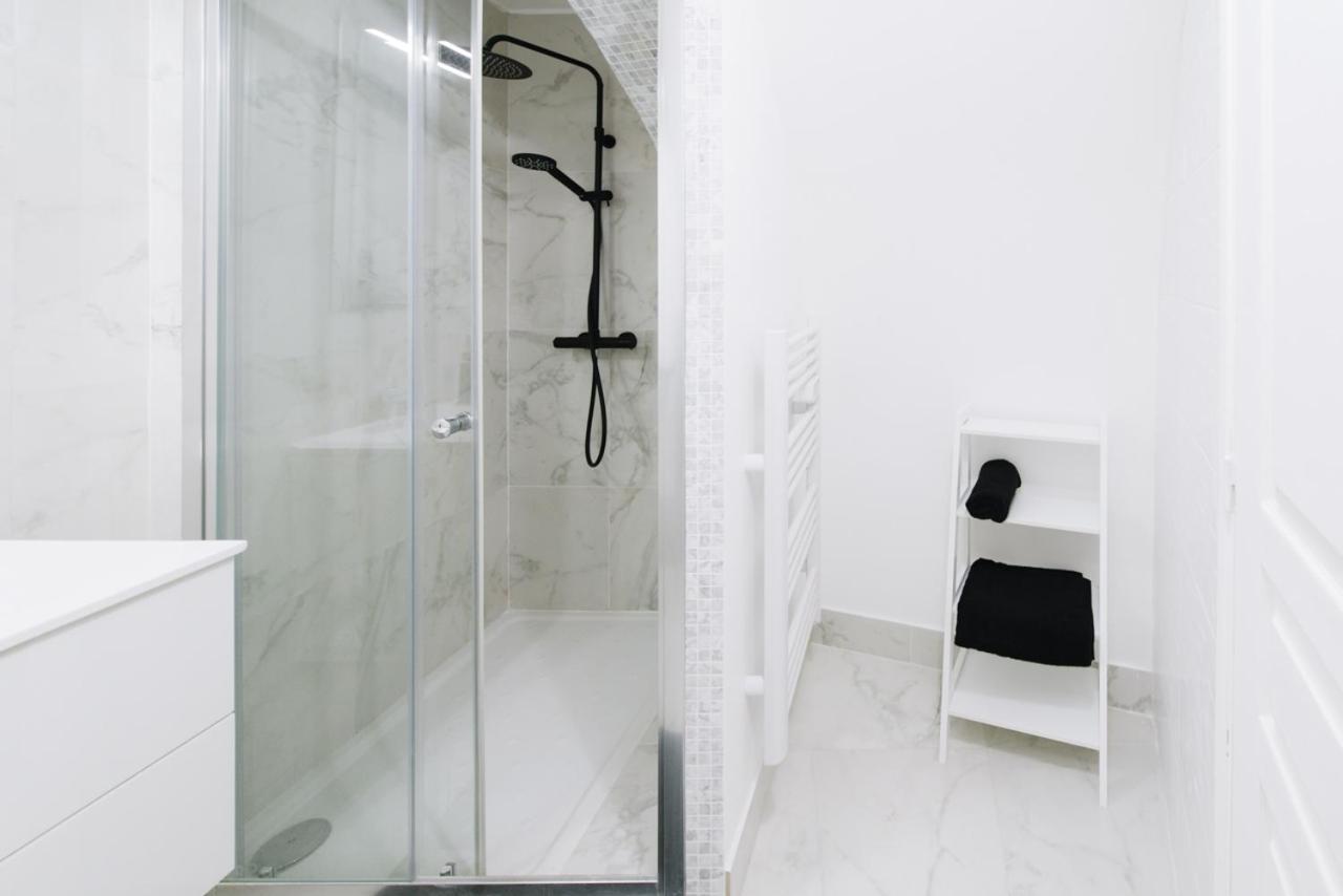 Cosy Quai Dion Bouton Apartment